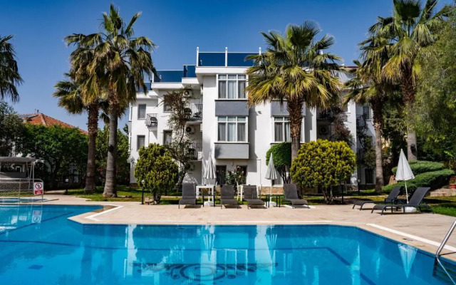 Carrington Suites Hotel