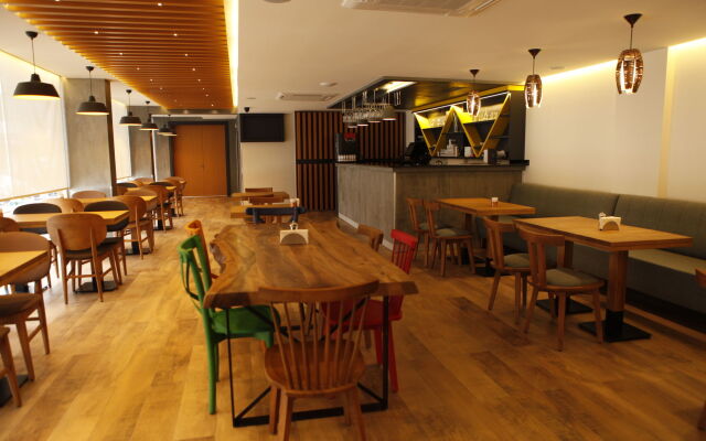 Sapko Airport Hotel