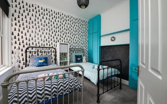 Stunning, large characterful house with Garden