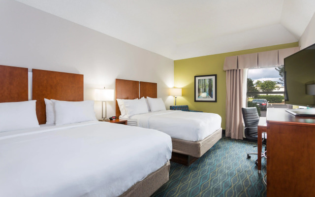Holiday Inn Express Hotel & Suites Wilmington-University Ctr by IHG