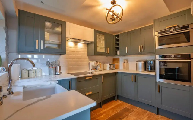 Farmhouse in Staffordshire with Hill Views