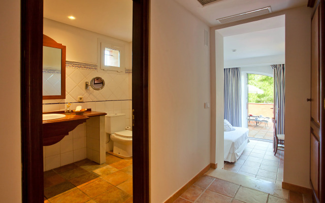 Hotel Cala Sant Vicenç - Adults Only + 16