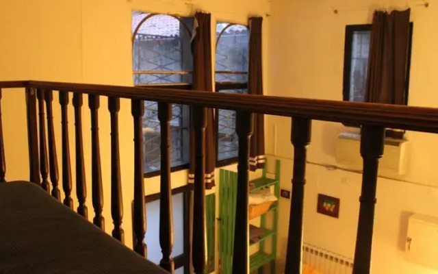 Mimi's studios