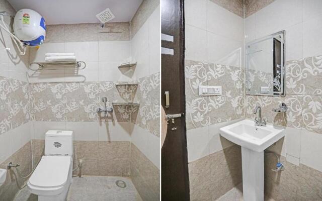 OYO Flagship 70247 Hotel Lavish