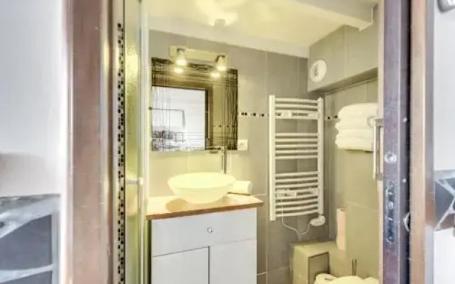 Paris 1st - Chatelet Les Halles - Rue Ferronnerie - Id 161