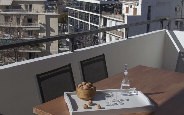 Elegant residence with Panoramic view to Acropolis by GHH