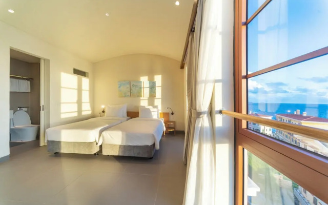 SOLANA Hotel Sunset Town Phu Quoc