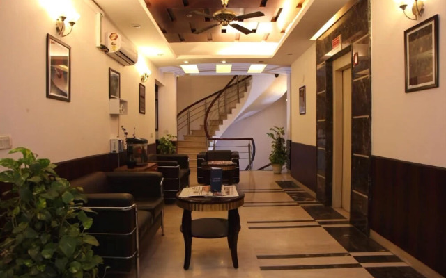 FabHotel First Star HUDA Metro