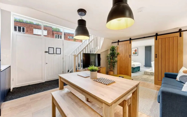 Host Apartments The Georgian Coach House 2