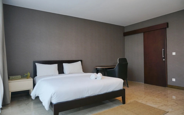 Luxurious 1BR @ L'Avenue Apartment near Sampoerna Universitas