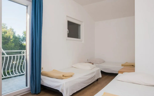 Beachfront Apartment Gaj 7