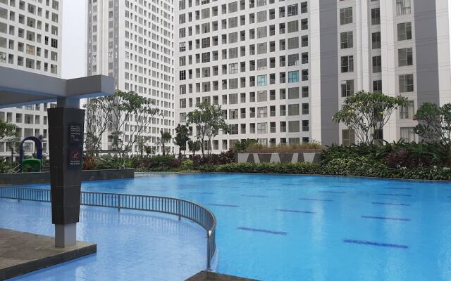 Simply Furnished And Comfy 2br Apartment @ M-Town Residences