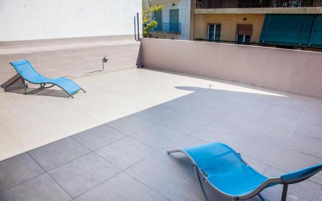 TONI'S Comfy 3BD home with patio, close to Metro