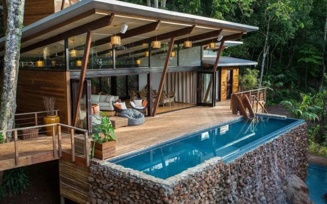 Isla Palenque Member of the Cayuga Collection