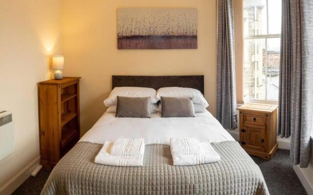 ☆ Central, Spacious Apartment Close to University☆