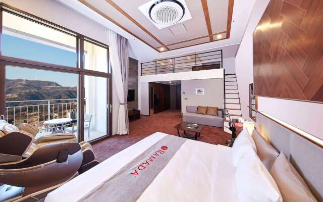 Ramada Hotel & Suites by Wyndham Gangwon Pyeongchang