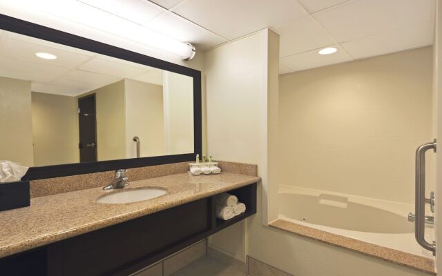 Holiday Inn Express Hotel & Suites Colby by IHG