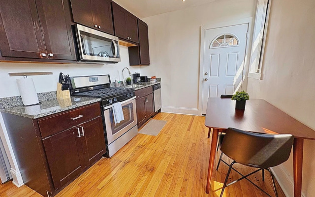 Furnished 1BR - Woodlawn 2W