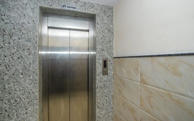 OYO 25121 Bns Lodge