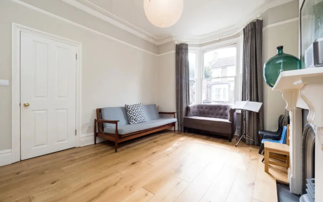 Lovely 4 Bedroom Terraced Family Home