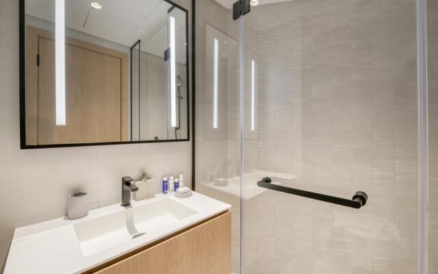 Luxury Apt W Burj Khalifa Vw Dubai Canal Access