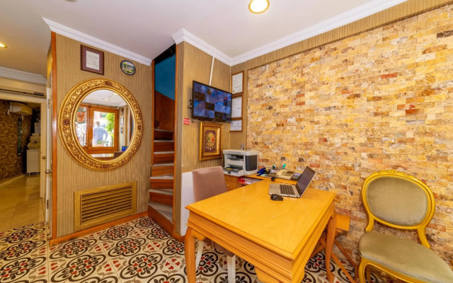 Walnut Shell Hotel
