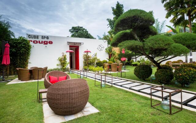 Rouge Bali - Lounge Bar, Villas & Spa