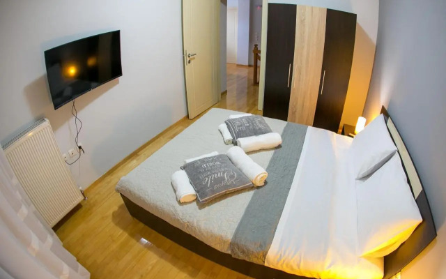 Vier Luxury House
