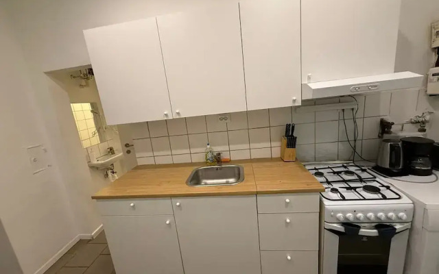 Comfy 2BR Apt Westbahnhof Area