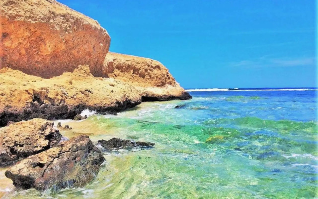 Rohanou Beach Resort