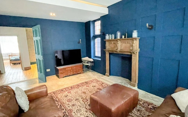 Remarkable 7-bed House in London