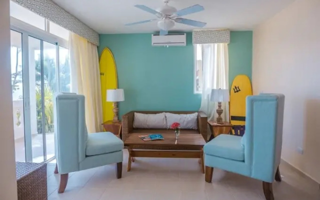 Las Canas Beach Retreat