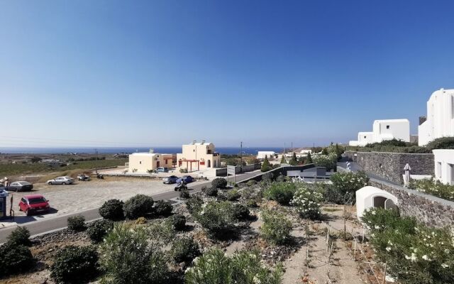 Akrotiri Bella View