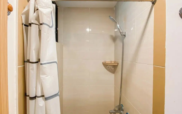 Comfy Stay 2Br At Meikarta Apartment