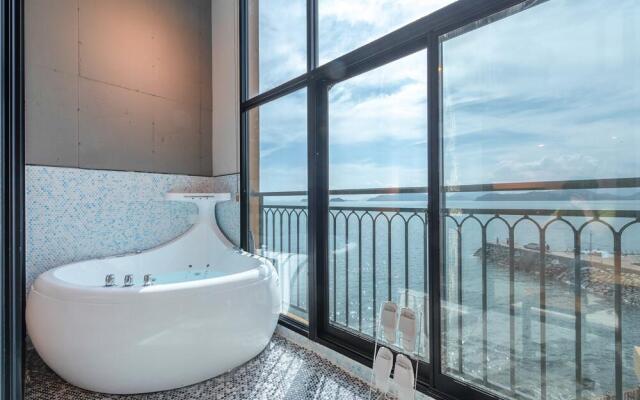 yellow submarine spa pension