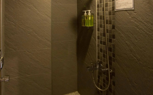 Fun Inn Taipei Hostel