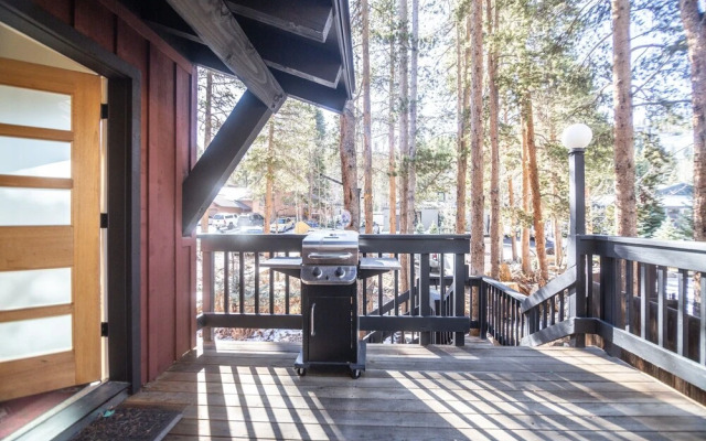 Red Feather 5 Bedroom Home by Redawning