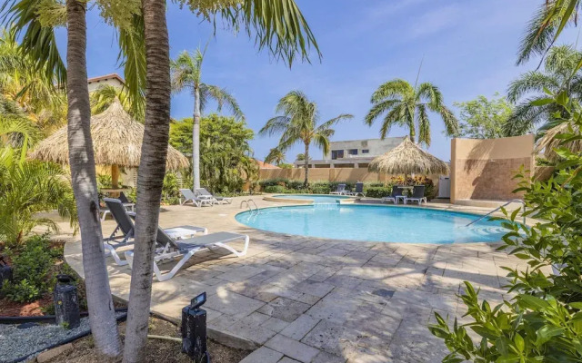 Gold Coast Townhome w Pools GYM 24 7 Security