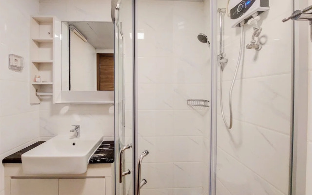 Spacious And Nice 3Br At Sky House Bsd Apartment