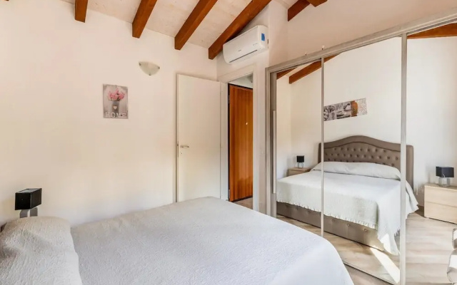 Air-conditioned Penthouse With Terrace and Parking
