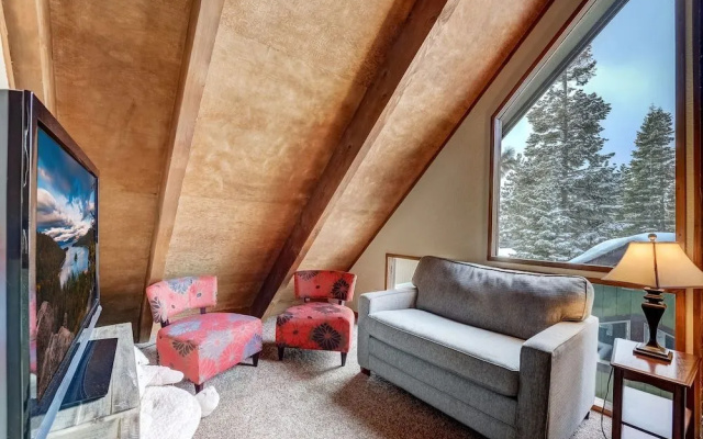 Cold Creek Chalet - Hot tub & Movie Room