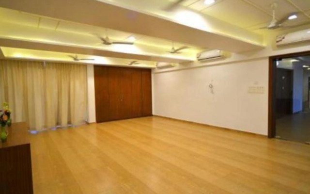 The Grand Imperial Hotel