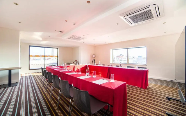VIP Executive Suites do Marques Hotel