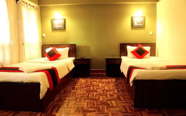 Vajra Guest House & Restaurant