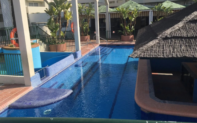 Apartamentos Benal Beach