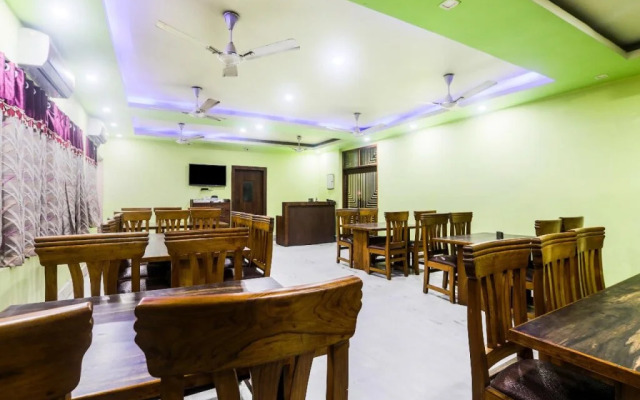 Hotel Am Palace by OYO Rooms