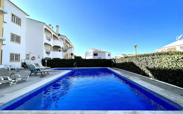 Quarteira Classic With Pool by Homing