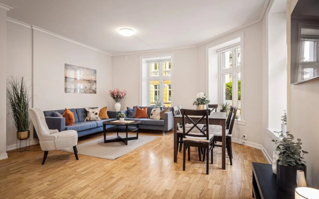 Rosen Apartment