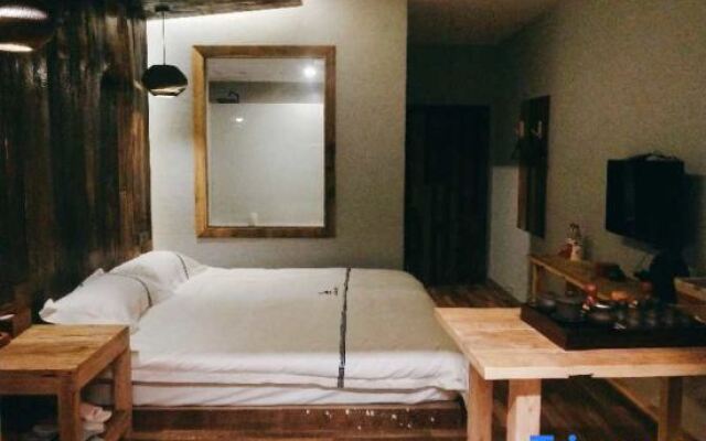 Xiyi Hailuogou townlet Xiaozhu Homestay