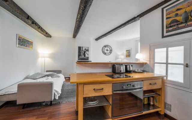 Charliz Apartment 2 - Near Palace of Festivals and Conferences